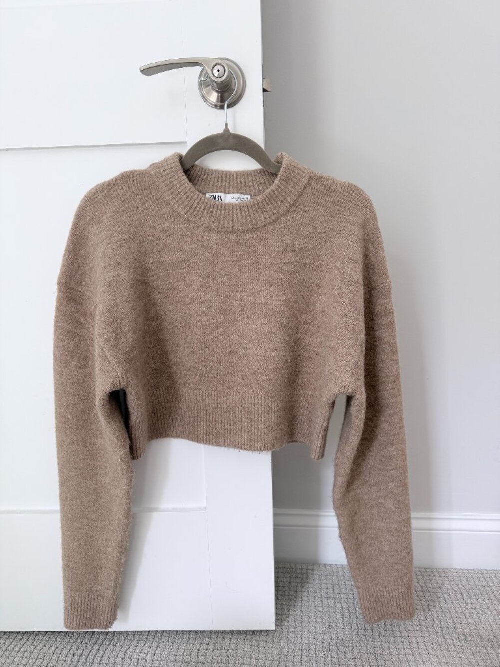 Zara Tan Cropped Pullover Sweater Size Small